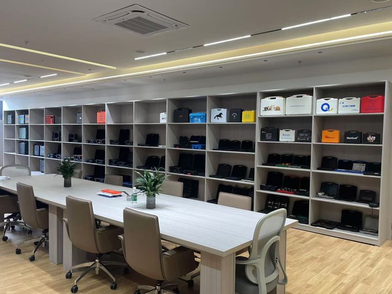 Showroom displaying protective case formats